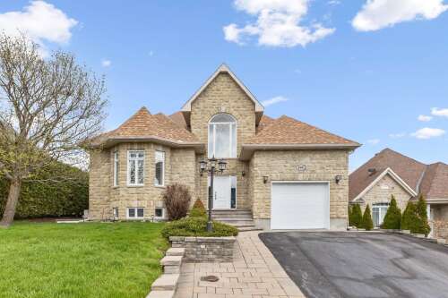183.2 m2 - 209, Rue Lacombe