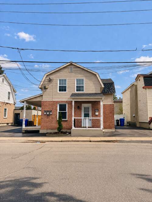 513 p2 - 495, Rue des Pins apt. B