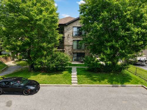 96.5 m2 - 1795, Rue St-Louis apt. 6