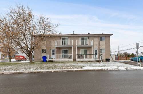 370.9 m2 - 388, Rue Lahaie