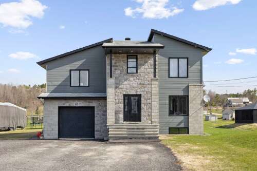 193.6 m2 - 70, Ch. des Bâtisseurs